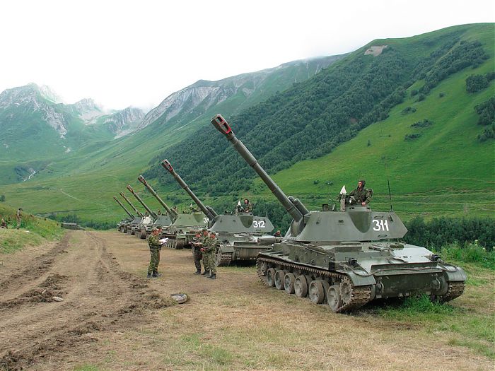 Боевые 152-мм САУ 2С3 «Акация»