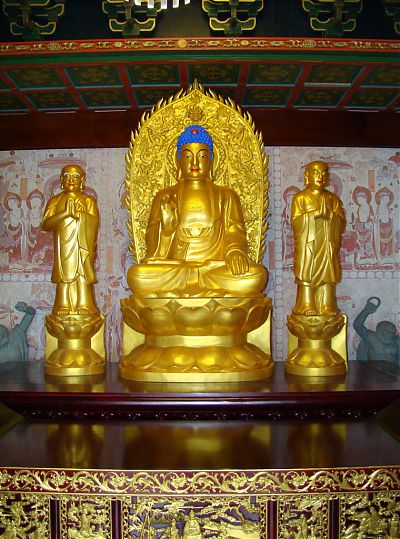Статуи Буддийского храма
